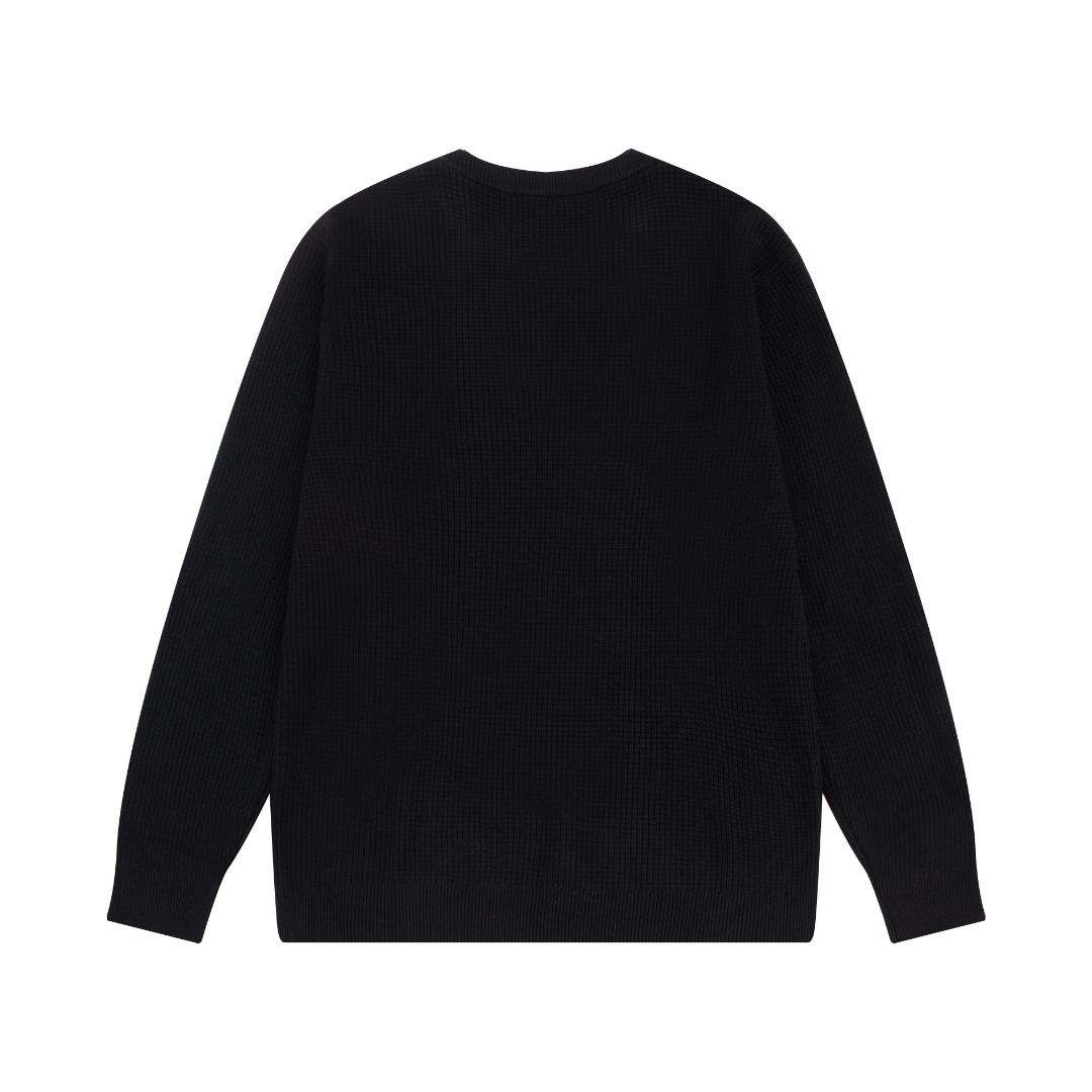 “CJCR Burberry Waffle Sweater: Classic Style for Versatile Outfits in Black and Brown” - 图片 2