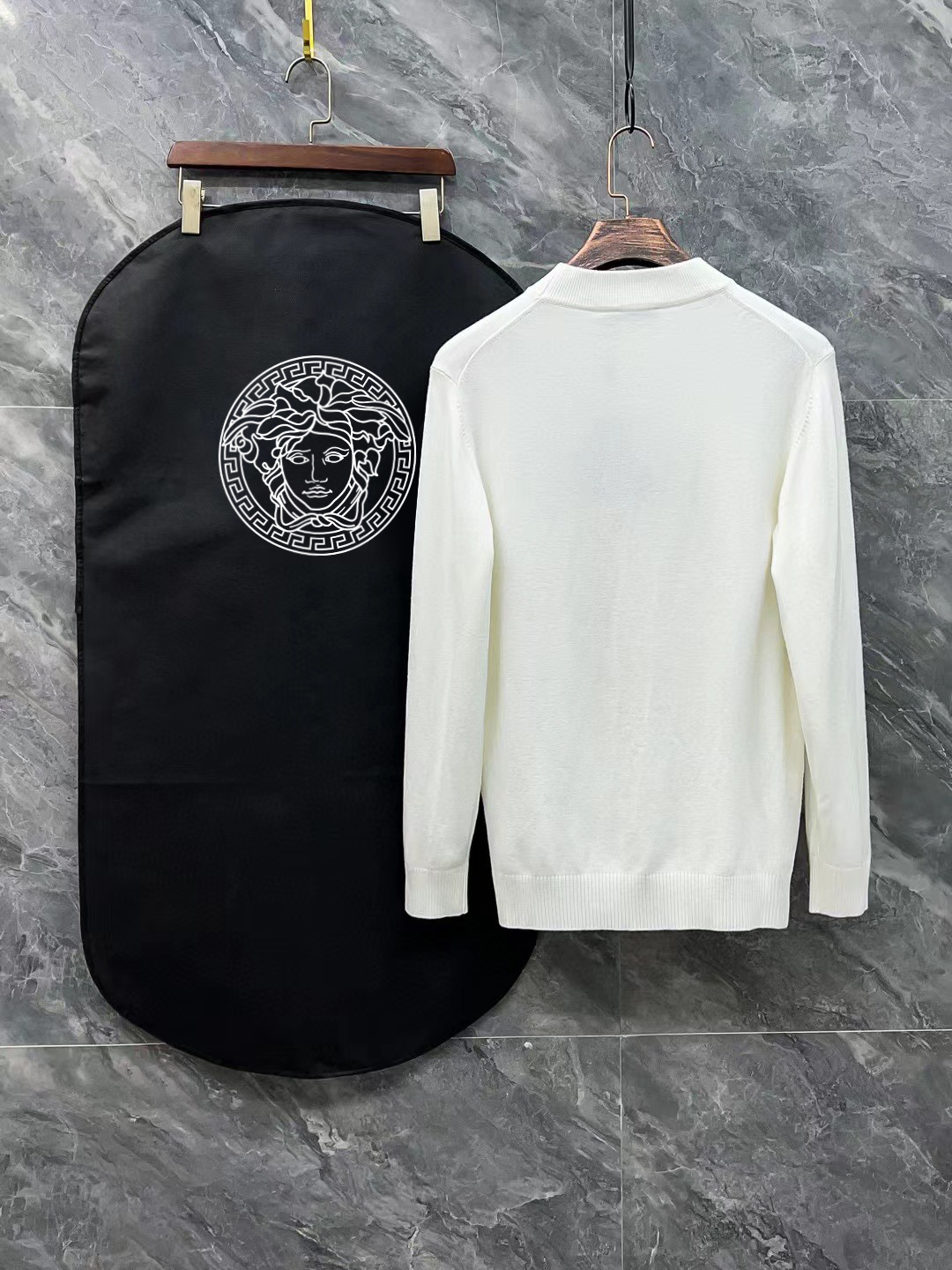CJCR Versace High-End Sweater Series: Innovative Design, Superior Quality, Comfortable Fit - 图片 2