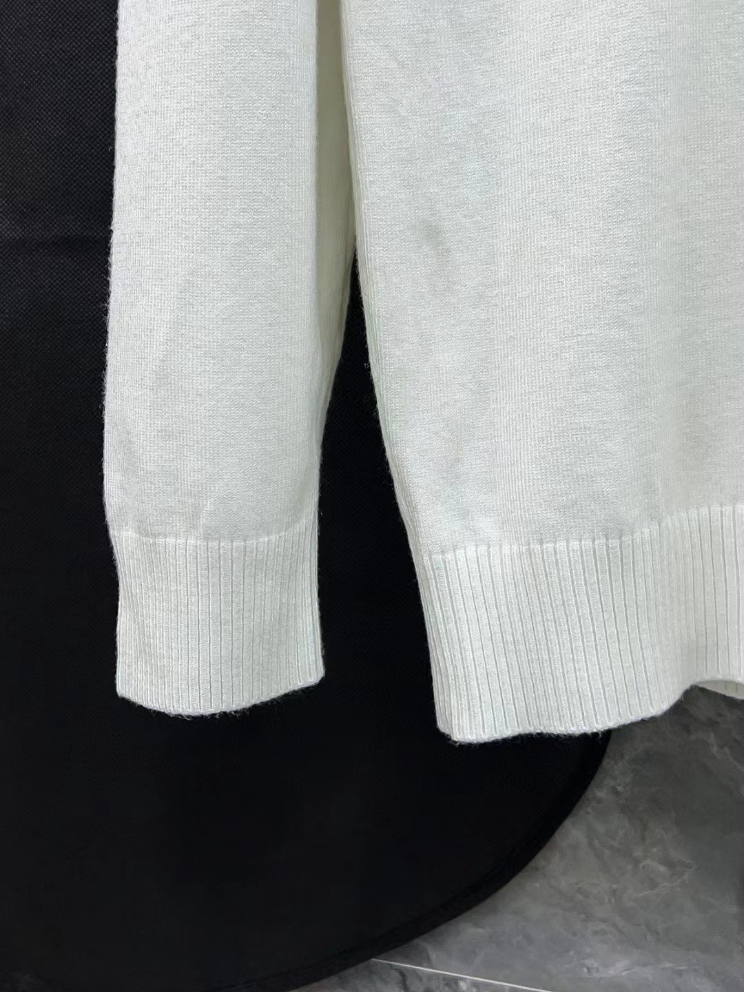 CJCR Versace High-End Sweater Series: Innovative Design, Superior Quality, Comfortable Fit - 图片 5