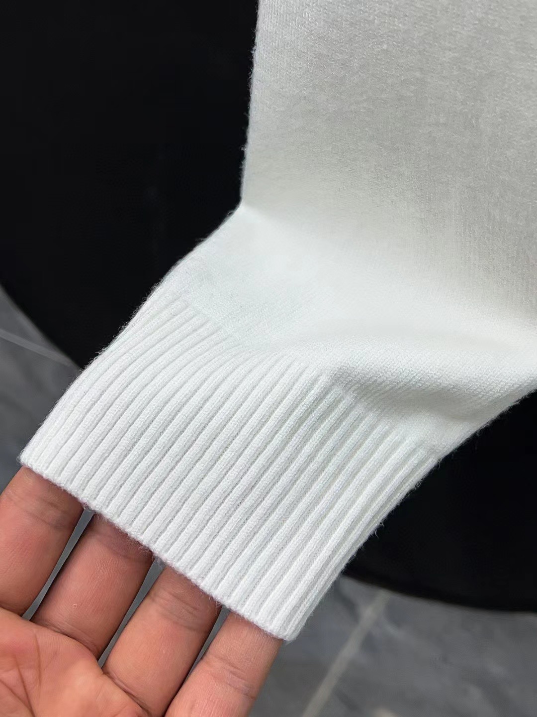 CJCR Versace High-End Sweater Series: Innovative Design, Superior Quality, Comfortable Fit - 图片 6