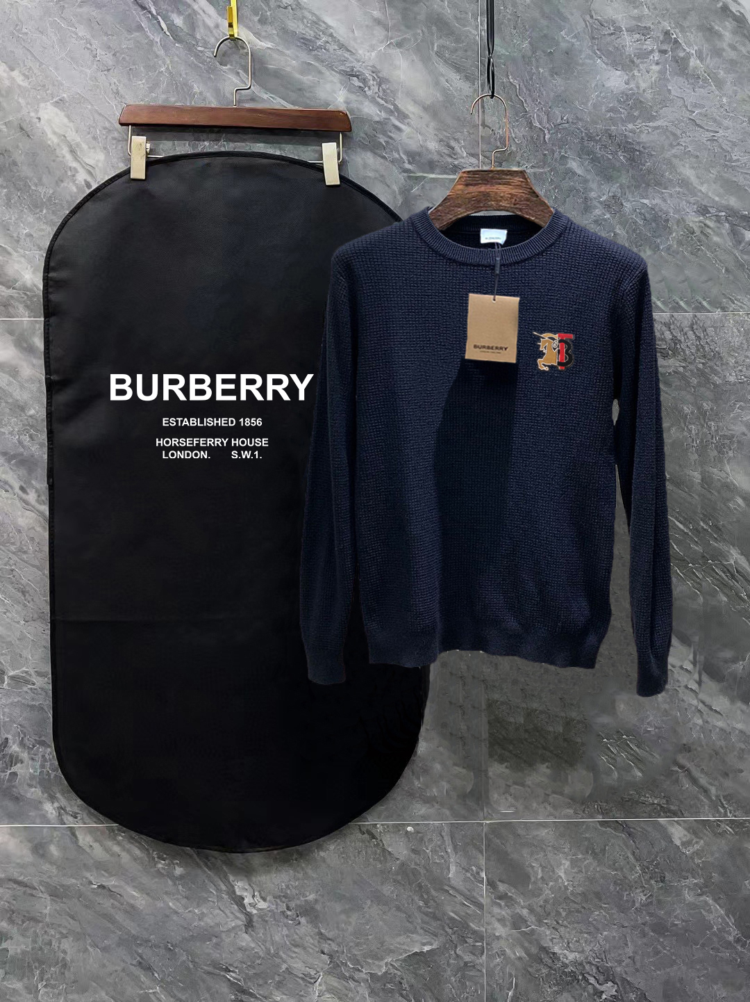 BBR Burberry, 3 etiquetas completas, suéter clásico de gofre con logo. Estilo básico clásico, un clásico que se usa tod…