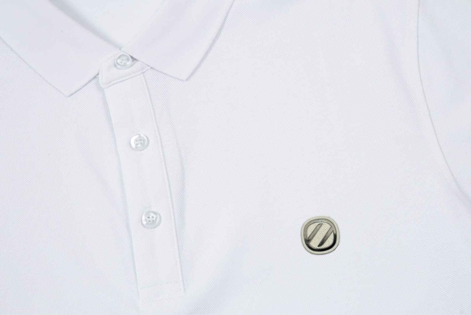 ZEGNA Jenia Logo Polo: 1980s-Inspired Upgrade for Spring and Summer Fashion. - 图片 7