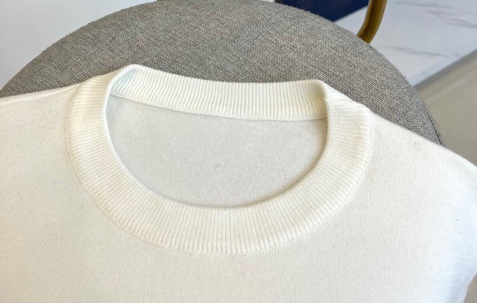 Louis Vuitton High-End Logo Sweater for Fall and Winter Fashion - 图片 6