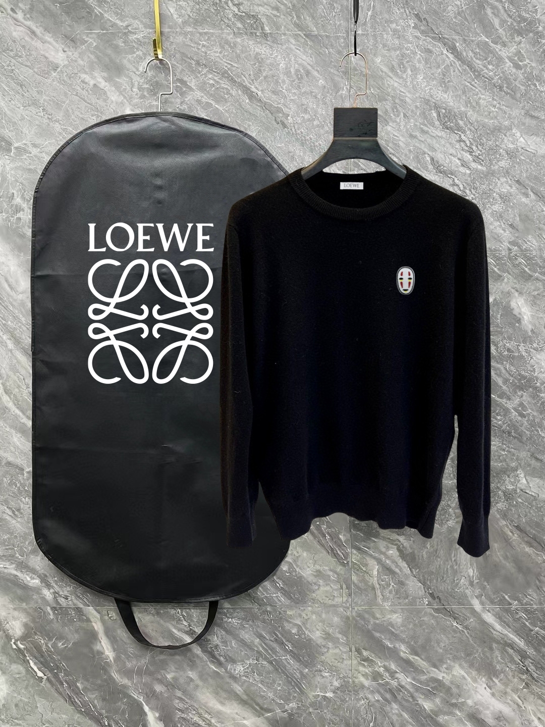 CJCR Loewe 3-D Logo Sweater: High-End Custom-Made Series for Fall/Winter