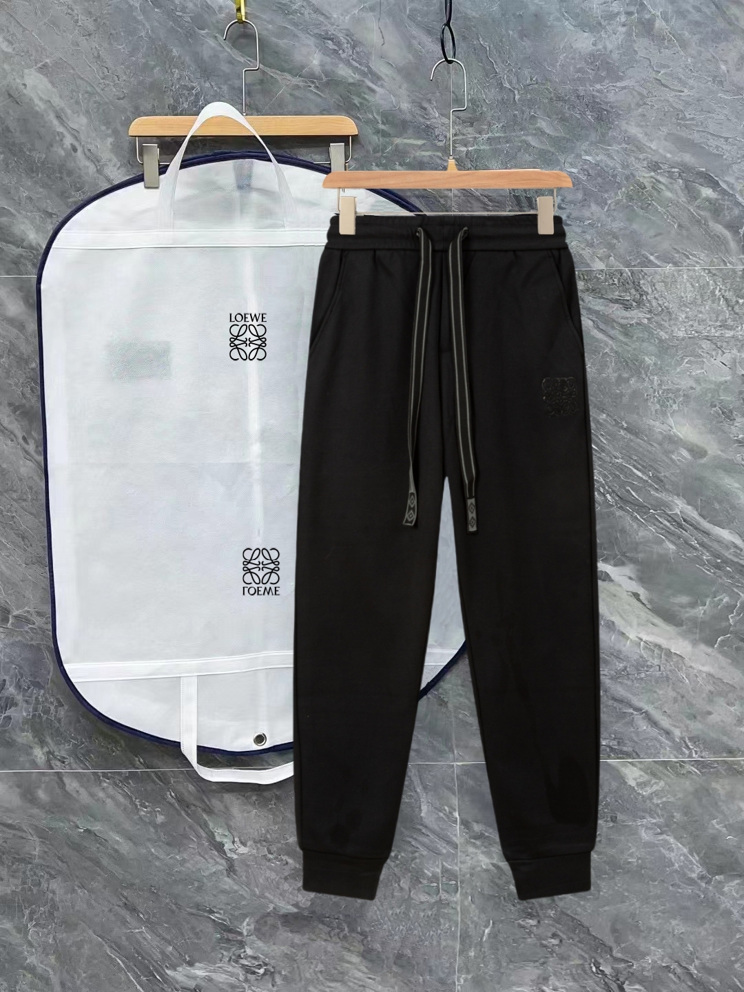 🅿️165 Loewe 罗意威2024 Otoño/Invierno Nuevo pantalón casual de hombre, pantalón de chándal, alta personalización, estilo …