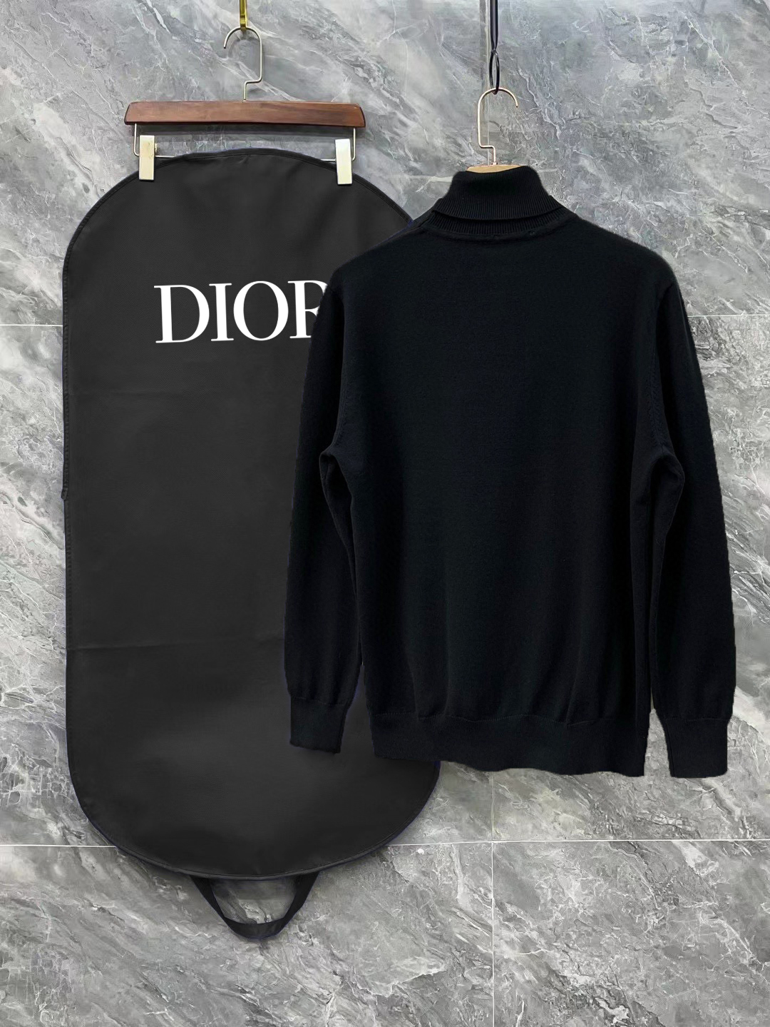 Luxury Embroidered Badges & High-Collar Sweaters by CJCR DIOR DIAU - 图片 3