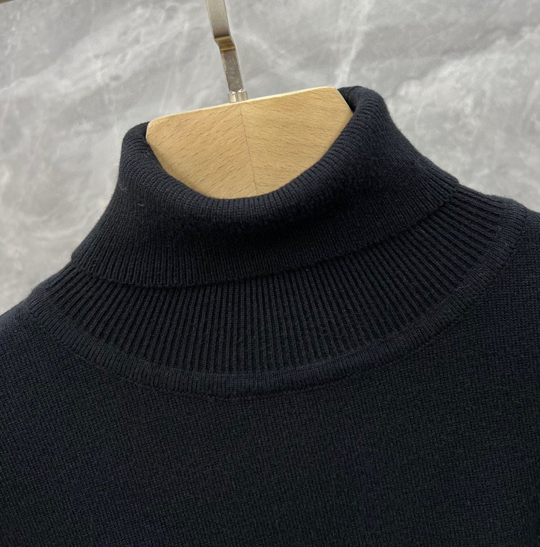 Luxury Embroidered Badges & High-Collar Sweaters by CJCR DIOR DIAU - 图片 4