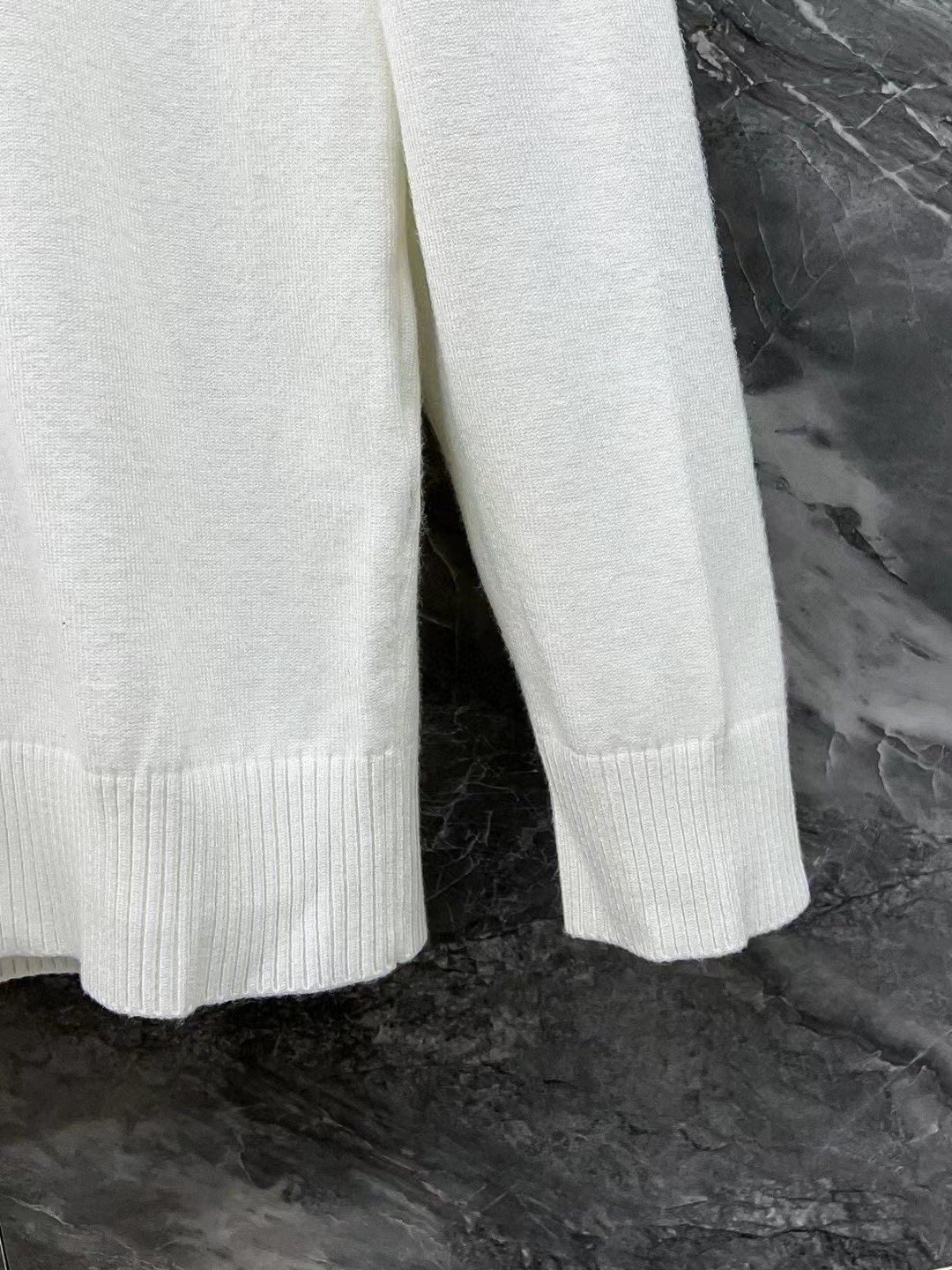 High-End Custom Sweater Series with Innovative Design and Superior Fabric Configuration - 图片 6