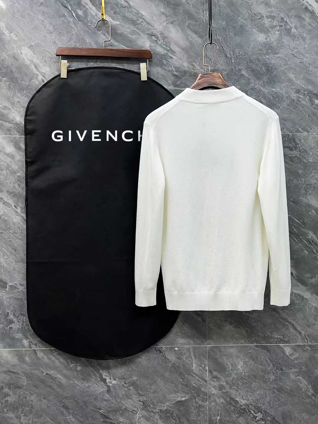 Luxury Custom-Made Sweaters by 3-System: Innovative Design, Premium Quality Wool - 图片 4