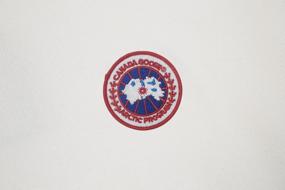 Canadian Goose Classic Monument Sweaters: New Embroidery, High-collar, Cozy, Timeless Style - 图片 4