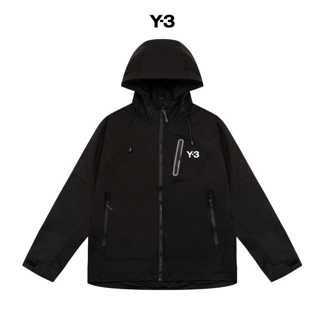 P420 高版本 Y-3
系列三合一羽绒服 功能性户外性能 防风，防雨，90绒，自购ZP打版 所有数据 辅料 全套辅料定制 整衣 这款夹克设计简洁而通用，可提供高山环境所需的性能，轻薄而耐磨，防风、防水且透气，适合多种活动穿着。
头盔兼容S兜帽防护良好且不影响视线，插手口袋设有拉链，便于取放物品，多用途服装适用于多种活动和环境。
轻量 高性能的简约设计，轻量而耐磨。 
GORE-TEX：防水、防风、透气面料可提供多面防护。
传统风琴交叉反向进入高山口袋设置在高位，VISLON中央正面拉链，可调节Velcro袖口魔术贴标签，兼容ZiP-in 

码数M-3XL