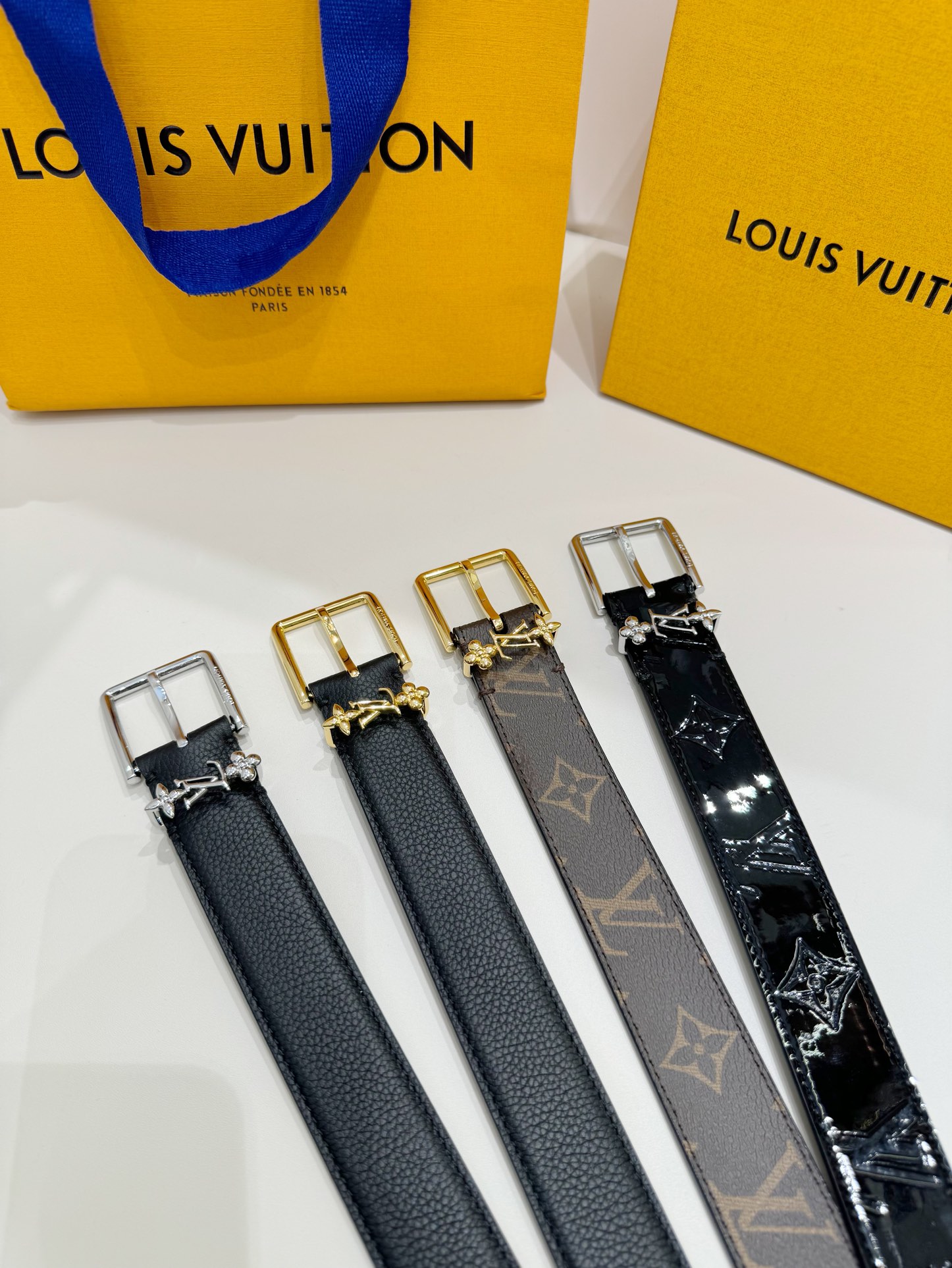 spiegel kopie luxe
 Louis Vuitton Riemen Hoge kwaliteit 1: 1 replica
 Casual