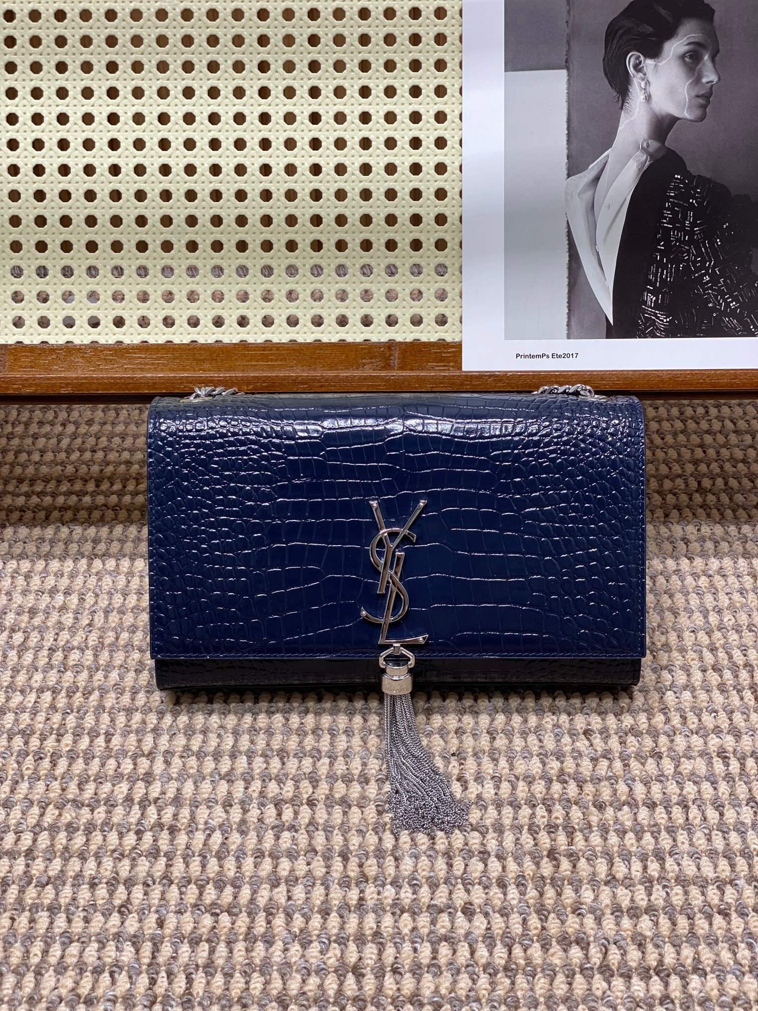 Yves Saint Laurent Tassen Schoudertas Koeienhuid