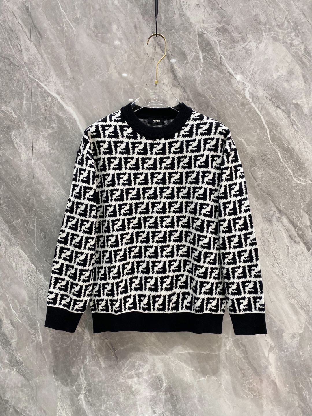 NO:622721,.. P Fendi sweater latest autumn and winter series, 1:1 top replica at the counter, all in good condition!  Thick style, a must-have item for fashionistas!  Old irons who know the goods should hurry up and get started. Fabric wool, size M~3XL AAA4...,,fendi,sweaters,alexander wang19860909.. P 芬迪  毛衣 秋冬最新系列,专柜1:1顶级复刻,全品相！加厚款,潮人必备单品！懂货的老铁赶紧下手,面料羊毛 尺码M~3XL AAA4...,,fendi,sweaters,alexander wang,Men's clothing