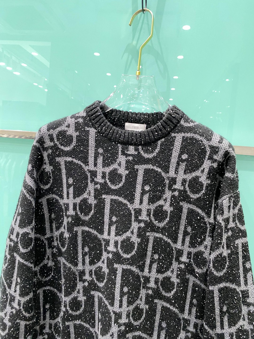 Dior²⁰²⁴毛衣 2024秋冬最新系列，专柜1:1顶级复刻，顶级版本！厚薄适中，可以穿一整个冬天  