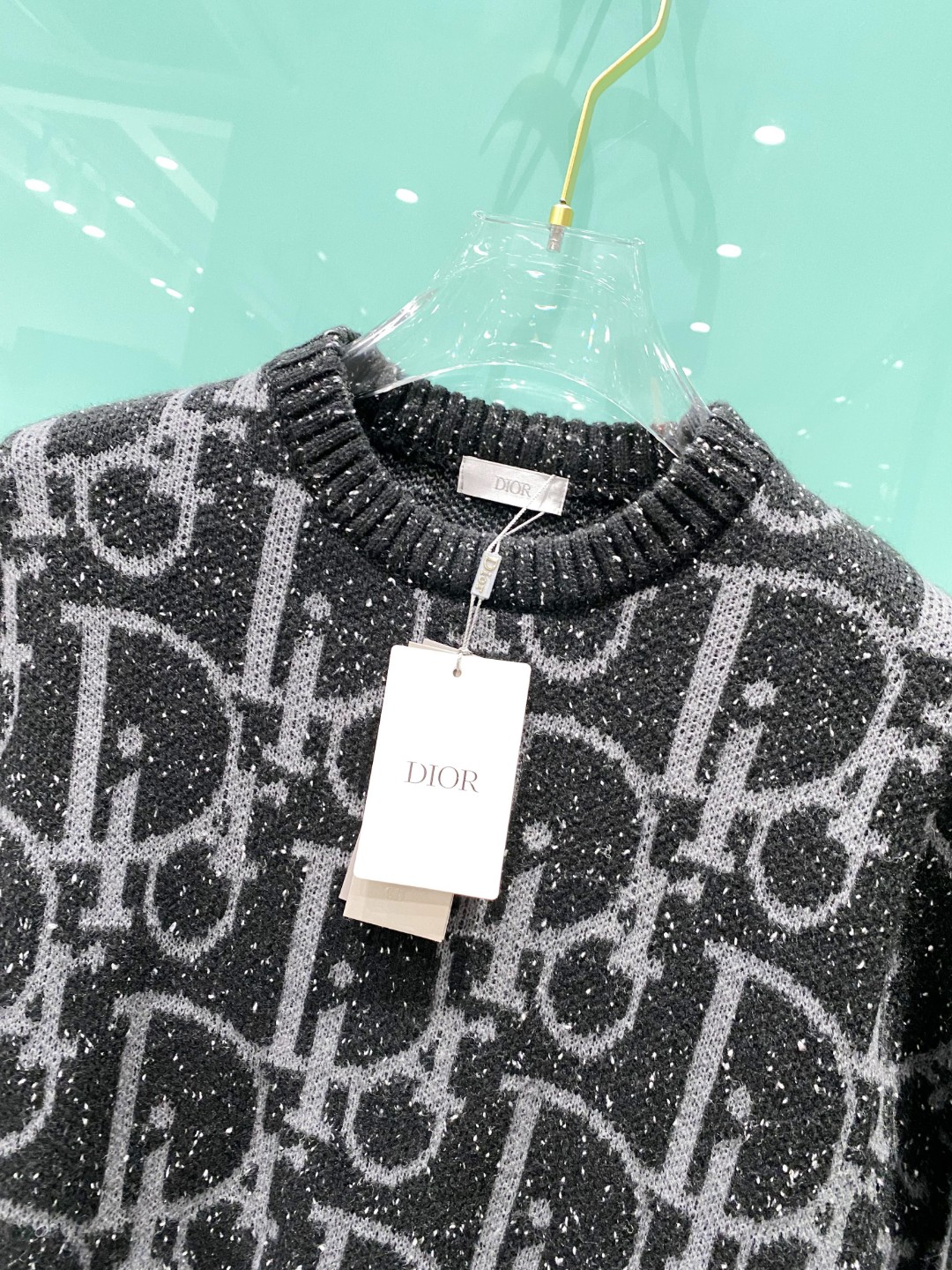 Dior²⁰²⁴毛衣 2024秋冬最新系列，专柜1:1顶级复刻，顶级版本！厚薄适中，可以穿一整个冬天  
