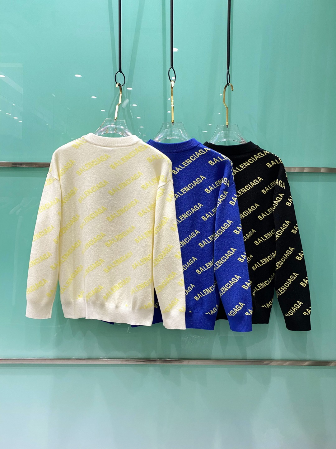 巴黎世家²⁰²⁴毛衣 2024秋冬最新系列，专柜1:1顶级复刻，顶级版本！厚薄适中，可以穿一整个冬天 潮