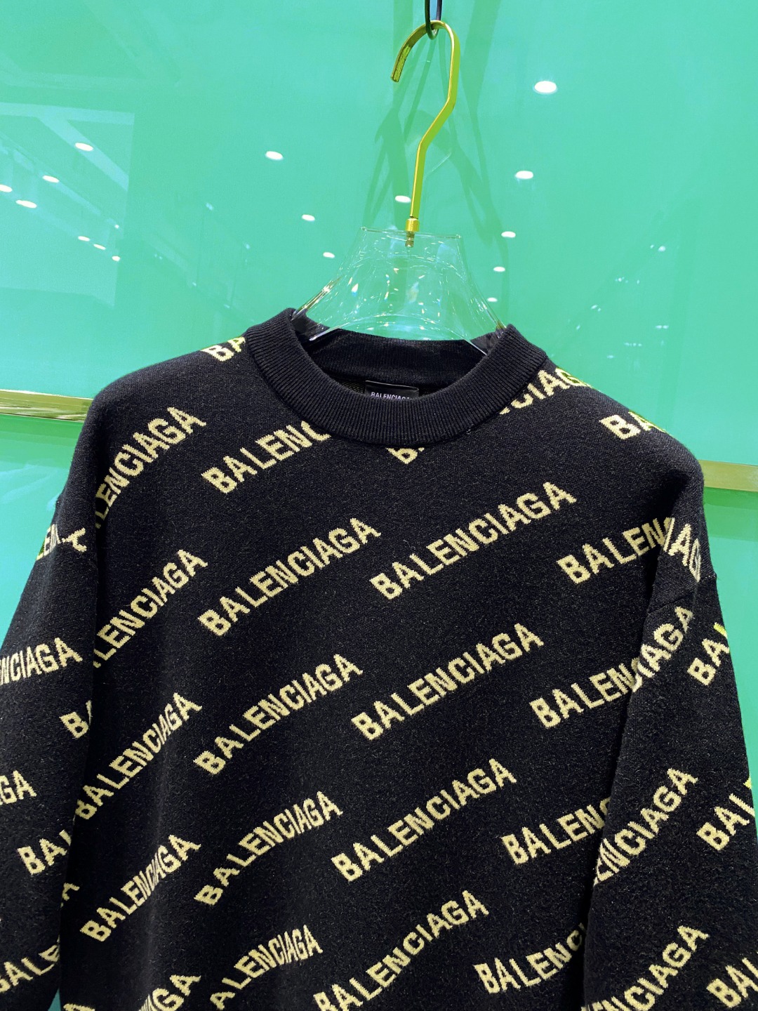 巴黎世家²⁰²⁴毛衣 2024秋冬最新系列，专柜1:1顶级复刻，顶级版本！厚薄适中，可以穿一整个冬天 潮