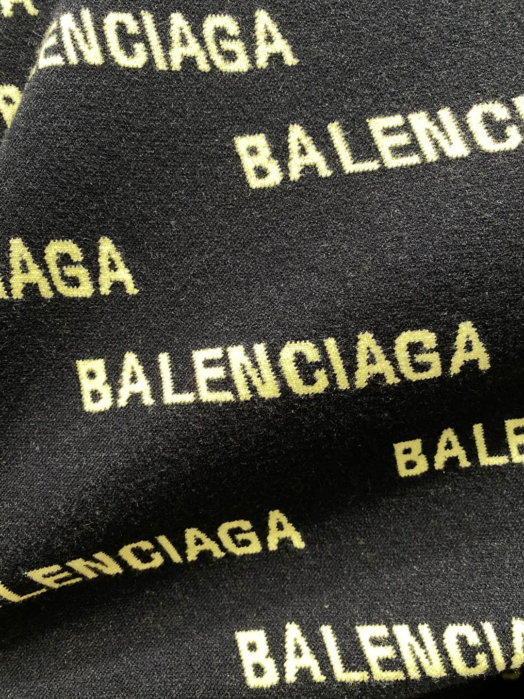 巴黎世家²⁰²⁴毛衣 2024秋冬最新系列，专柜1:1顶级复刻，顶级版本！厚薄适中，可以穿一整个冬天 潮