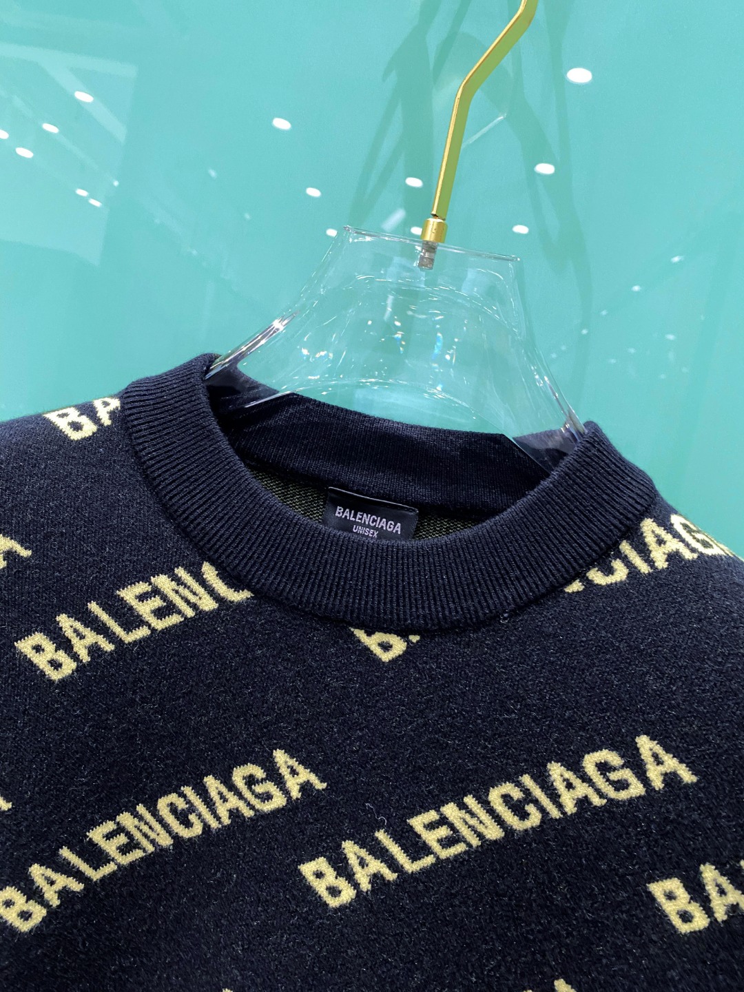 巴黎世家²⁰²⁴毛衣 2024秋冬最新系列，专柜1:1顶级复刻，顶级版本！厚薄适中，可以穿一整个冬天 潮