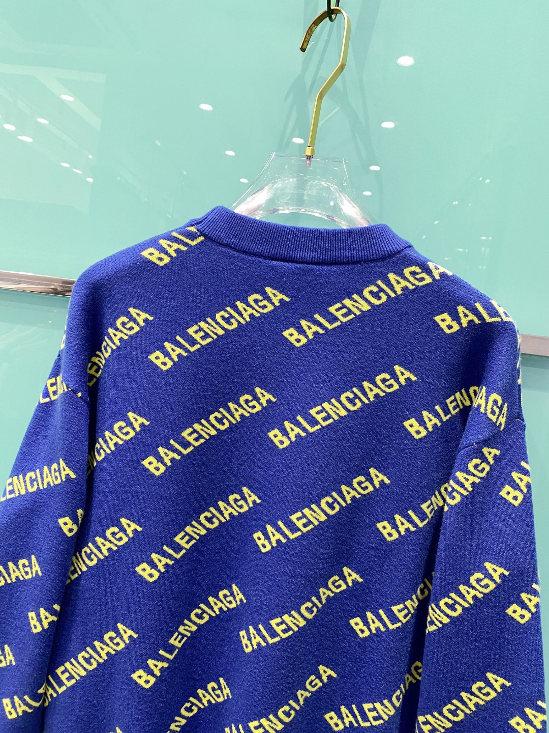 巴黎世家²⁰²⁴毛衣 2024秋冬最新系列，专柜1:1顶级复刻，顶级版本！厚薄适中，可以穿一整个冬天 潮