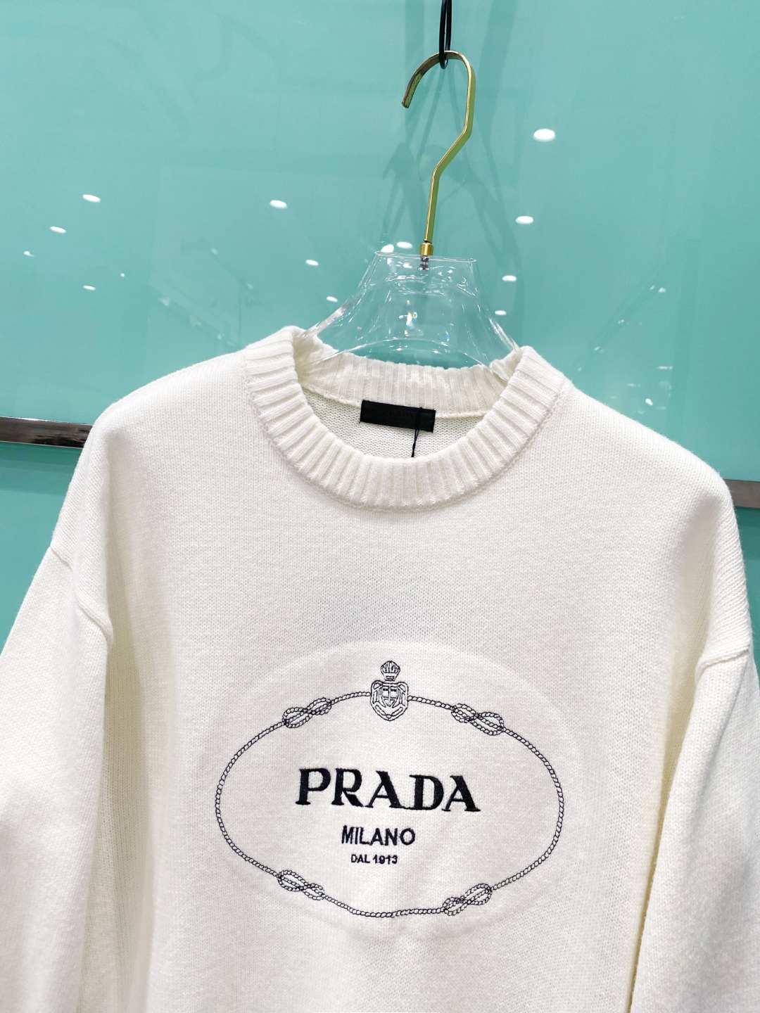 普拉达²⁰²⁴毛衣 2024秋冬最新系列，专柜1:1顶级复刻，顶级版本！厚薄适中，可以穿一整个冬天 潮人