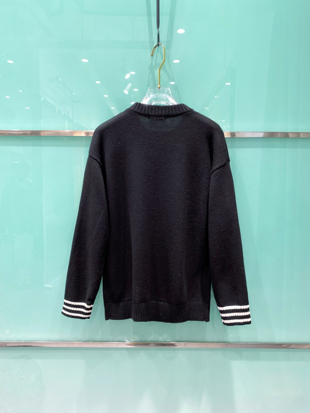 普拉达²⁰²⁴毛衣 2024秋冬最新系列，专柜1:1顶级复刻，顶级版本！厚薄适中，可以穿一整个冬天 潮人