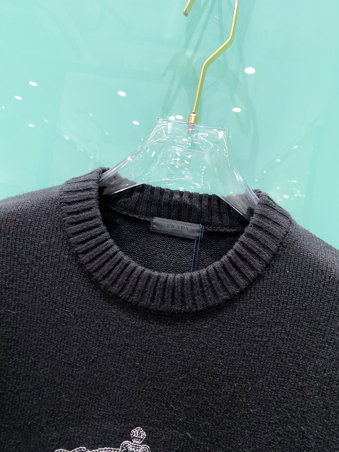 普拉达²⁰²⁴毛衣 2024秋冬最新系列，专柜1:1顶级复刻，顶级版本！厚薄适中，可以穿一整个冬天 潮人