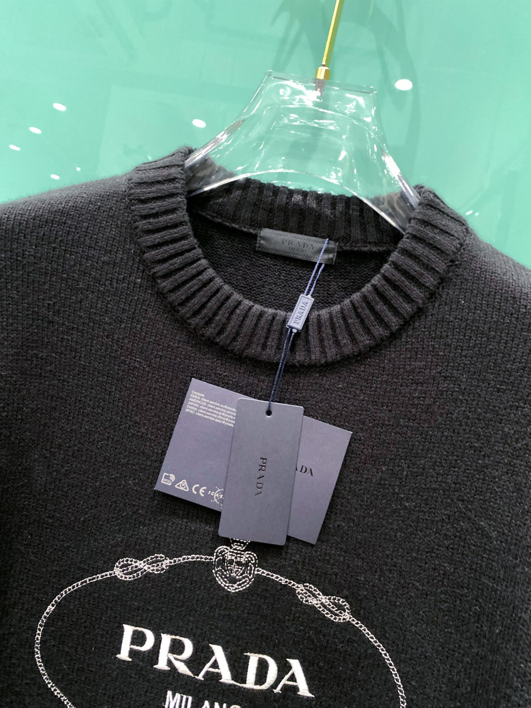 普拉达²⁰²⁴毛衣 2024秋冬最新系列，专柜1:1顶级复刻，顶级版本！厚薄适中，可以穿一整个冬天 潮人