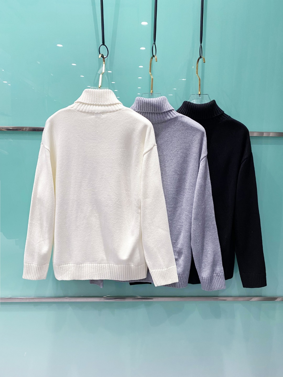 罗意威²⁰²⁴毛衣 2024秋冬最新系列，专柜1:1顶级复刻，顶级版本！厚薄适中，可以穿一整个冬天 潮人