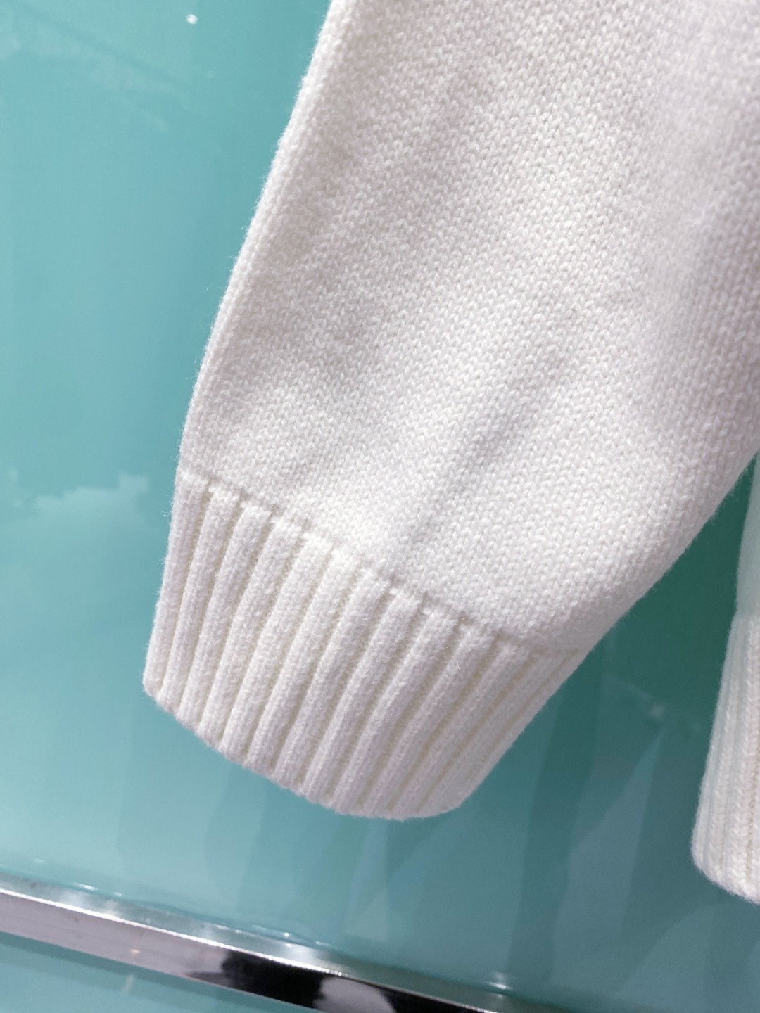 罗意威²⁰²⁴毛衣 2024秋冬最新系列，专柜1:1顶级复刻，顶级版本！厚薄适中，可以穿一整个冬天 潮人