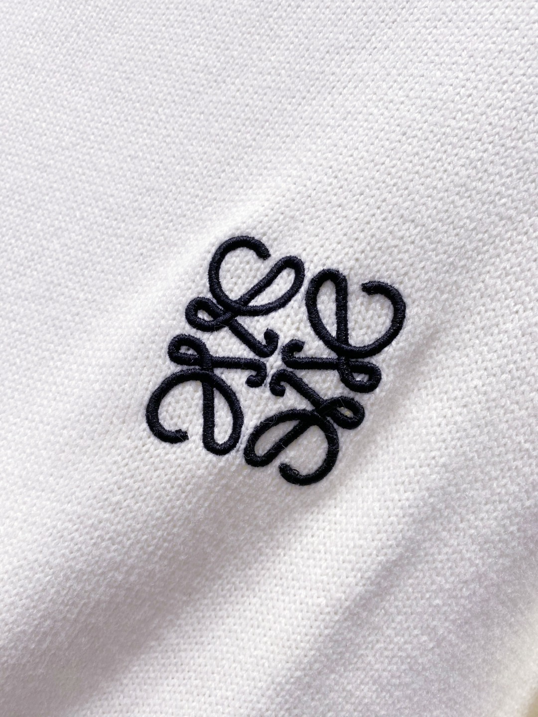 罗意威²⁰²⁴毛衣 2024秋冬最新系列，专柜1:1顶级复刻，顶级版本！厚薄适中，可以穿一整个冬天 潮人