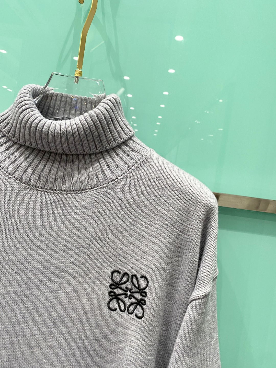 罗意威²⁰²⁴毛衣 2024秋冬最新系列，专柜1:1顶级复刻，顶级版本！厚薄适中，可以穿一整个冬天 潮人