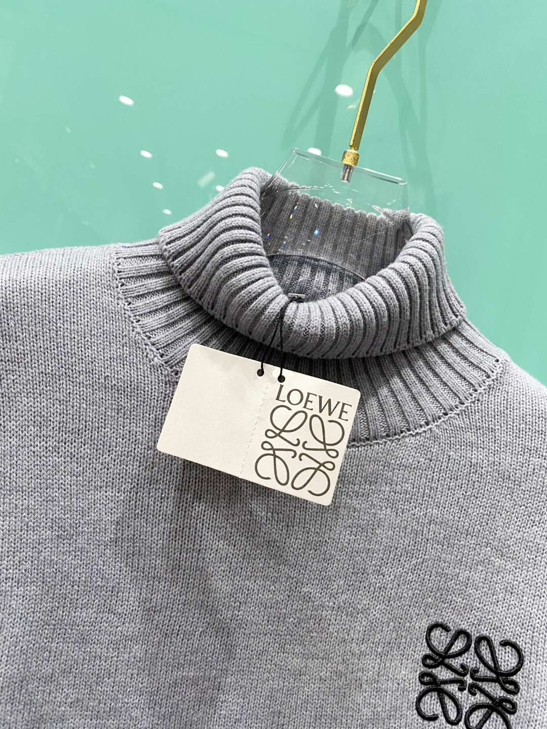 罗意威²⁰²⁴毛衣 2024秋冬最新系列，专柜1:1顶级复刻，顶级版本！厚薄适中，可以穿一整个冬天 潮人