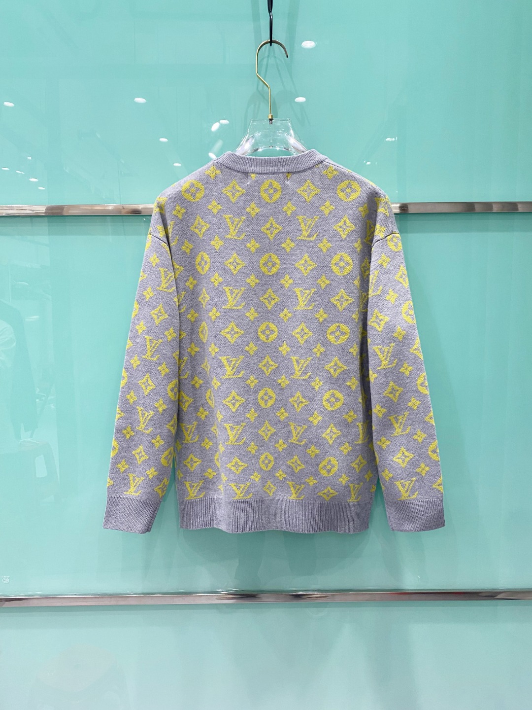 LV²⁰²⁴毛衣 2024秋冬最新系列，专柜1:1顶级复刻，顶级版本！厚薄适中，可以穿一整个冬天 潮人必