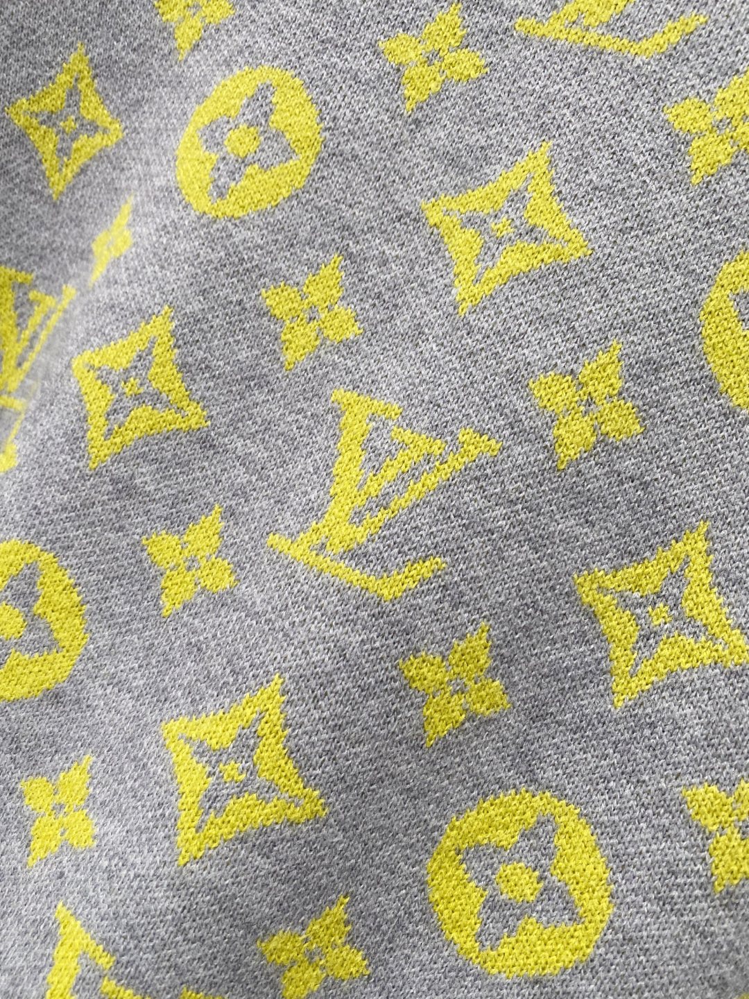 LV²⁰²⁴毛衣 2024秋冬最新系列，专柜1:1顶级复刻，顶级版本！厚薄适中，可以穿一整个冬天 潮人必