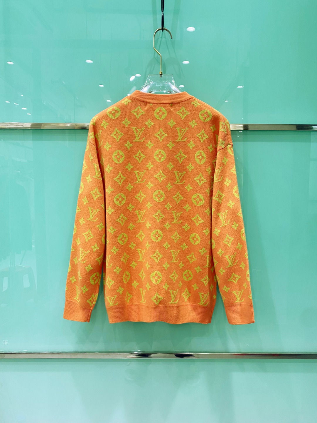 LV²⁰²⁴毛衣 2024秋冬最新系列，专柜1:1顶级复刻，顶级版本！厚薄适中，可以穿一整个冬天 潮人必