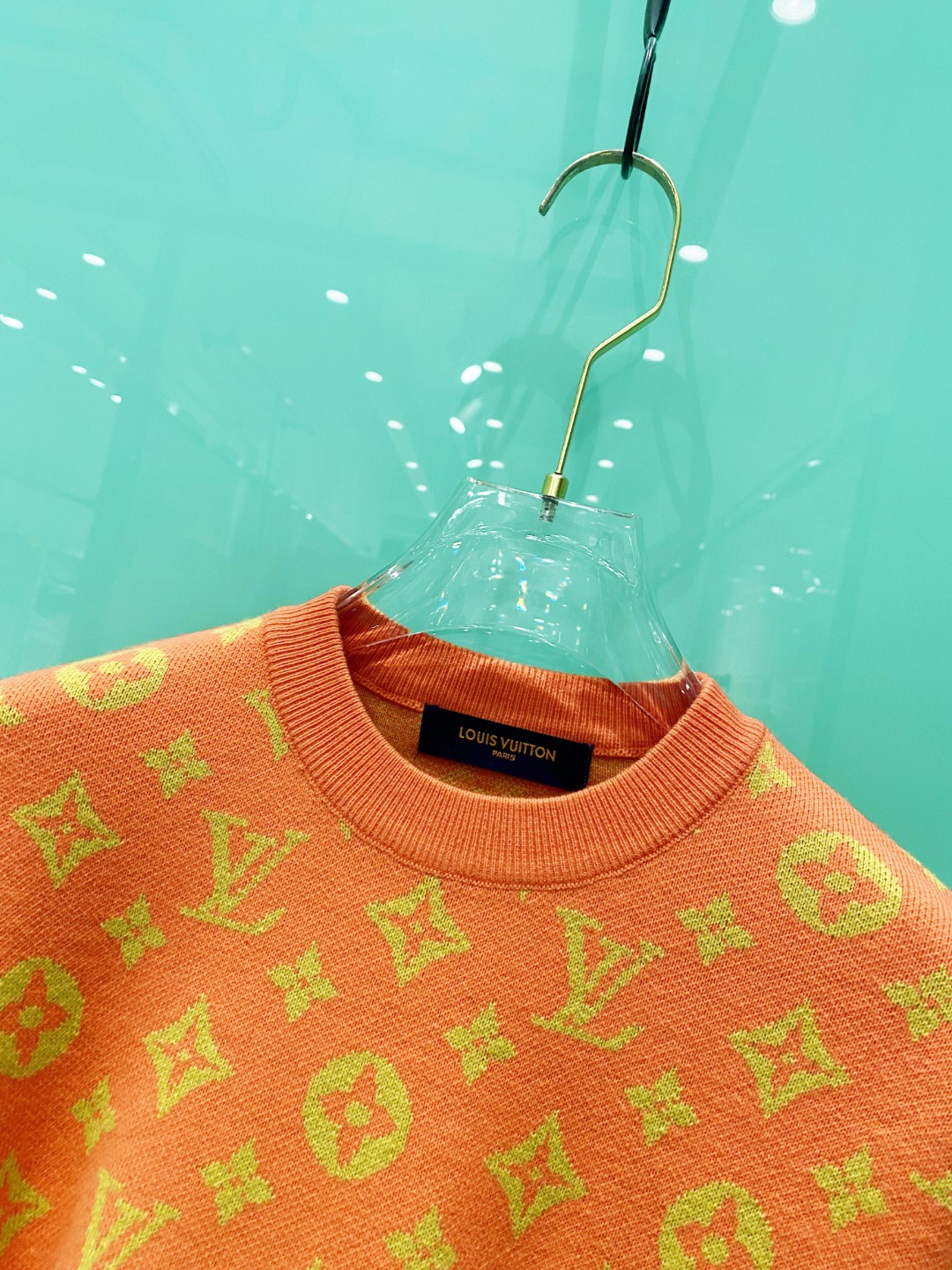 LV²⁰²⁴毛衣 2024秋冬最新系列，专柜1:1顶级复刻，顶级版本！厚薄适中，可以穿一整个冬天 潮人必