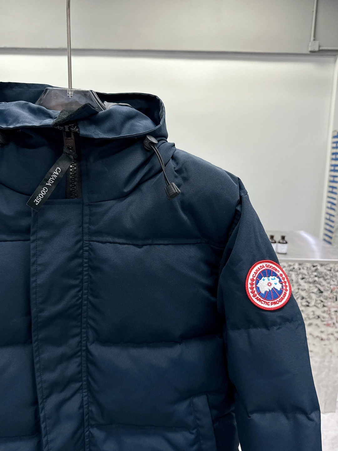 Top-grade Canada Goose jacket, unisex, detachable coyote fur hood, waterproof, windproof, YKK zipper, adjustable waist, warm and stylish for extreme cold.-Big cat