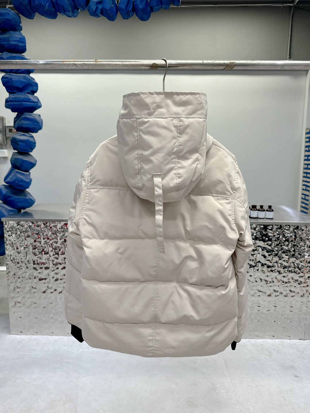 Top-grade Canada Goose jacket, unisex, detachable coyote fur hood, waterproof, windproof, YKK zipper, adjustable waist, cold-proof design. Keeps warm in extreme cold.-Big cat