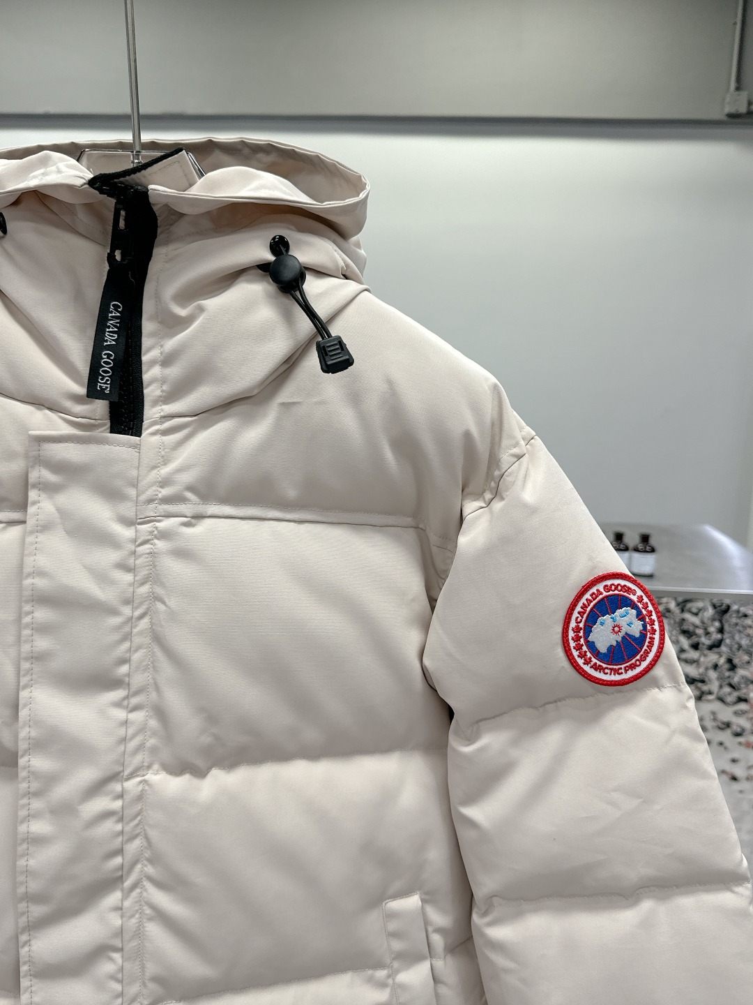Top-grade Canada Goose jacket, unisex, detachable coyote fur hood, waterproof, windproof, YKK zipper, adjustable waist, cold-proof design. Keeps warm in extreme cold.-Big cat