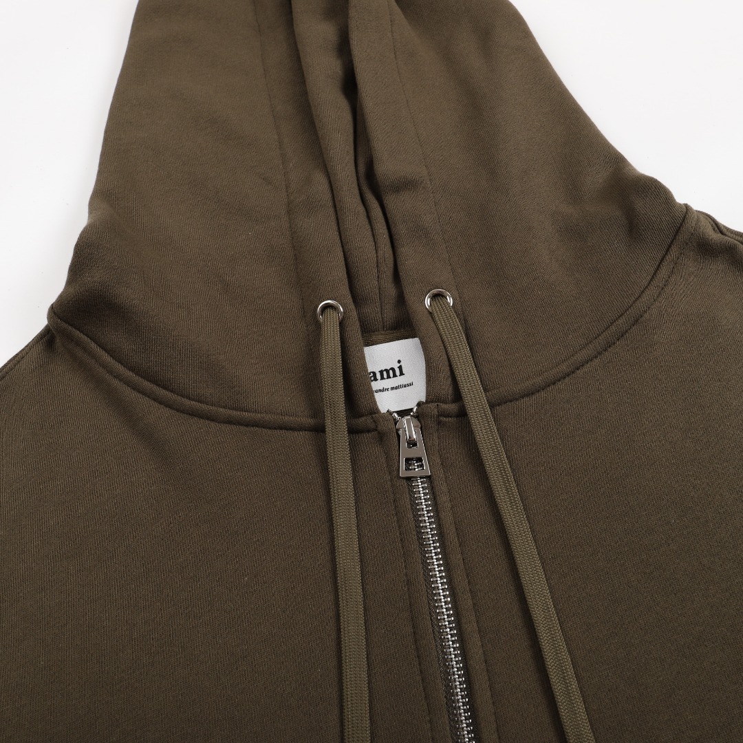 “Ami’s Classic Red Little Love Zipper: High-Quality Women’s Clothes in 11 Colors” - 图片 6