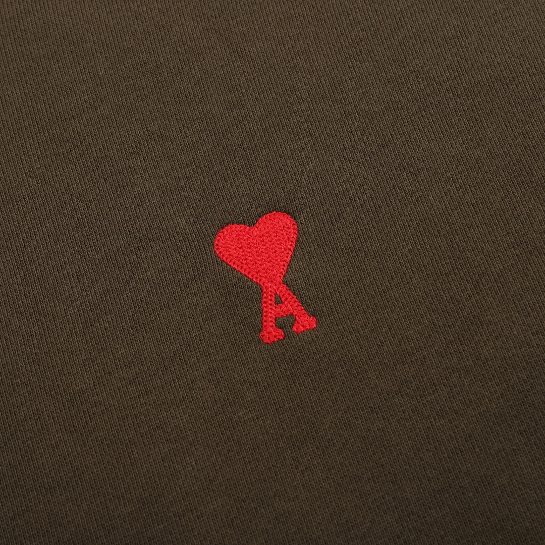 “Ami’s Classic Red Little Love Zipper: High-Quality Women’s Clothes in 11 Colors” - 图片 8