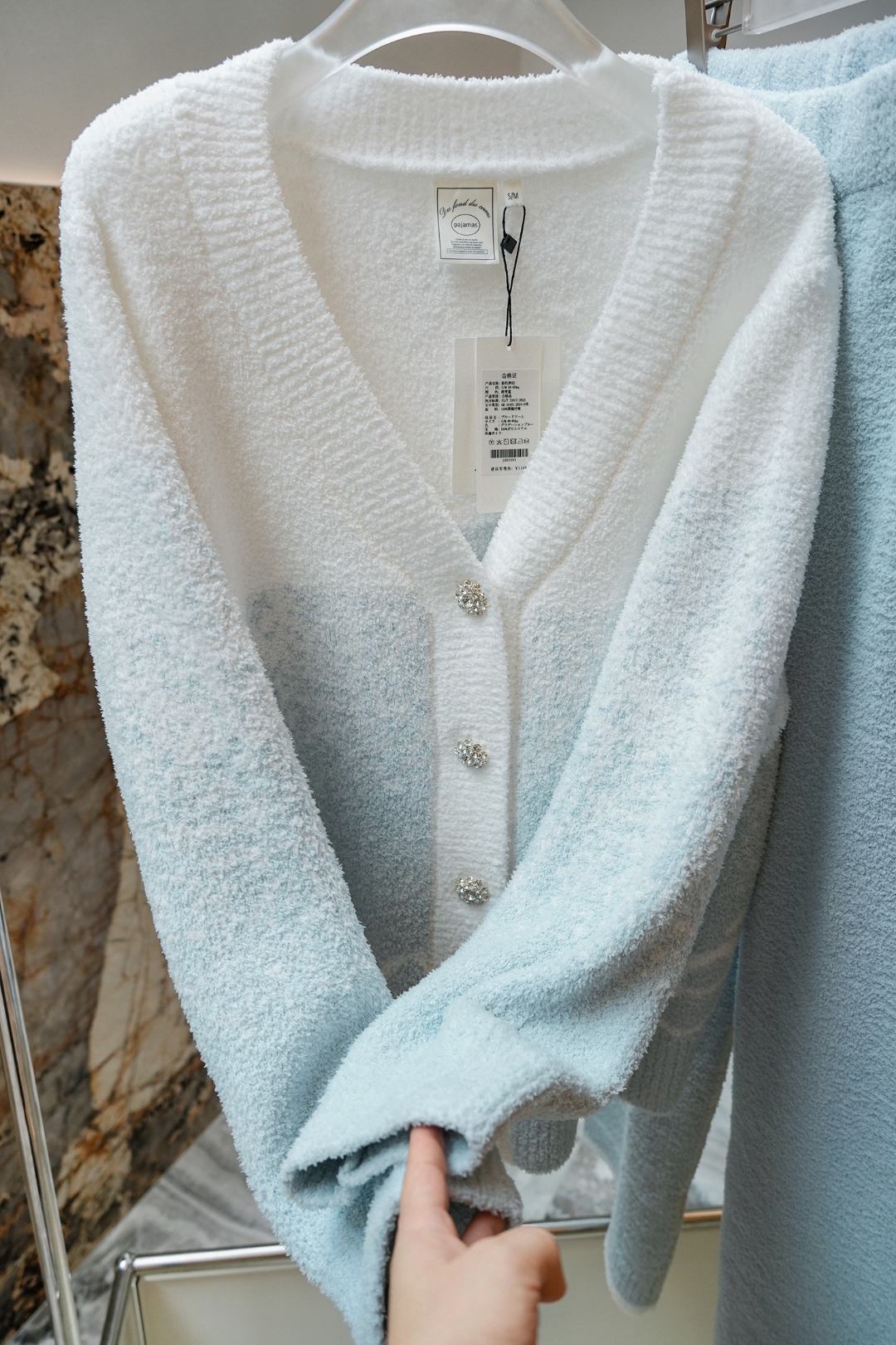SNIDEL V-neck cardigan featuring an easy-wear front closure, finished - Comprehensive 5