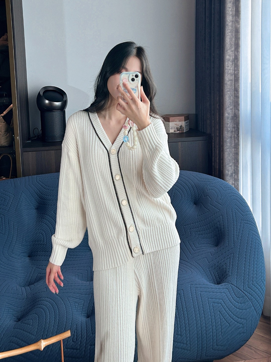Two-Piece Set: Top and Trousers - Comprehensive 5