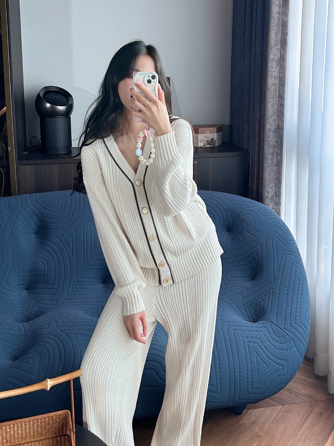 Two-Piece Set: Top and Trousers - Comprehensive 7