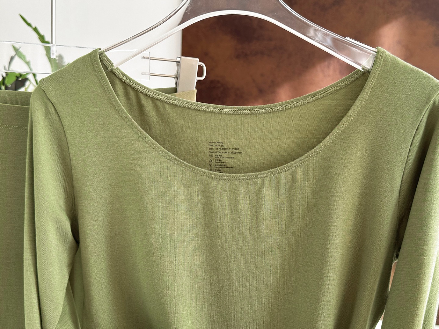 High-density stitching along the inner seams of the top and trousers cre - Comprehensive 3