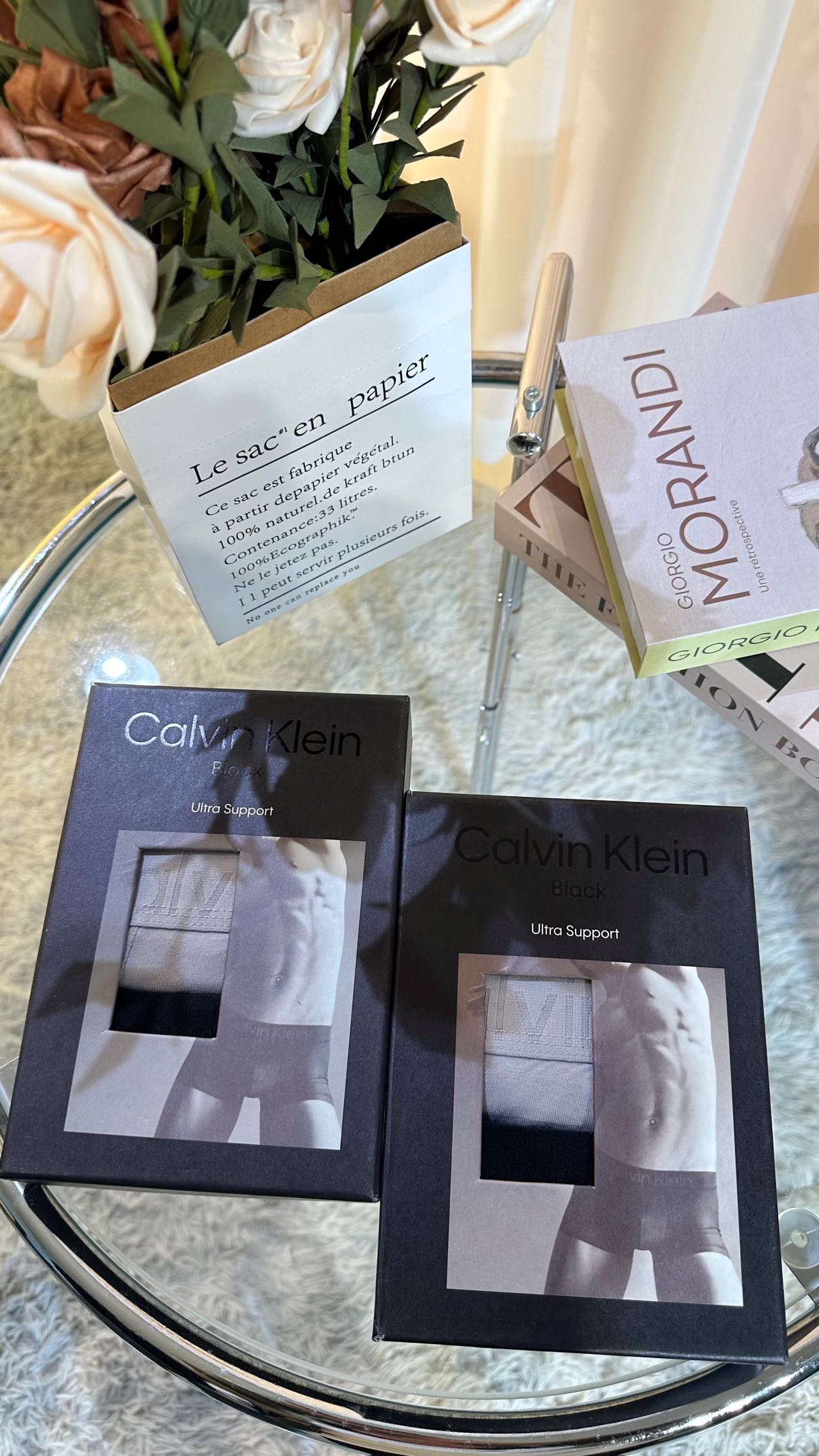 三条装CK内裤不仅是日常穿搭的完美选择，更是对品质生活态度的诠释。现已与专柜同步发售，为您提供至臻品质，