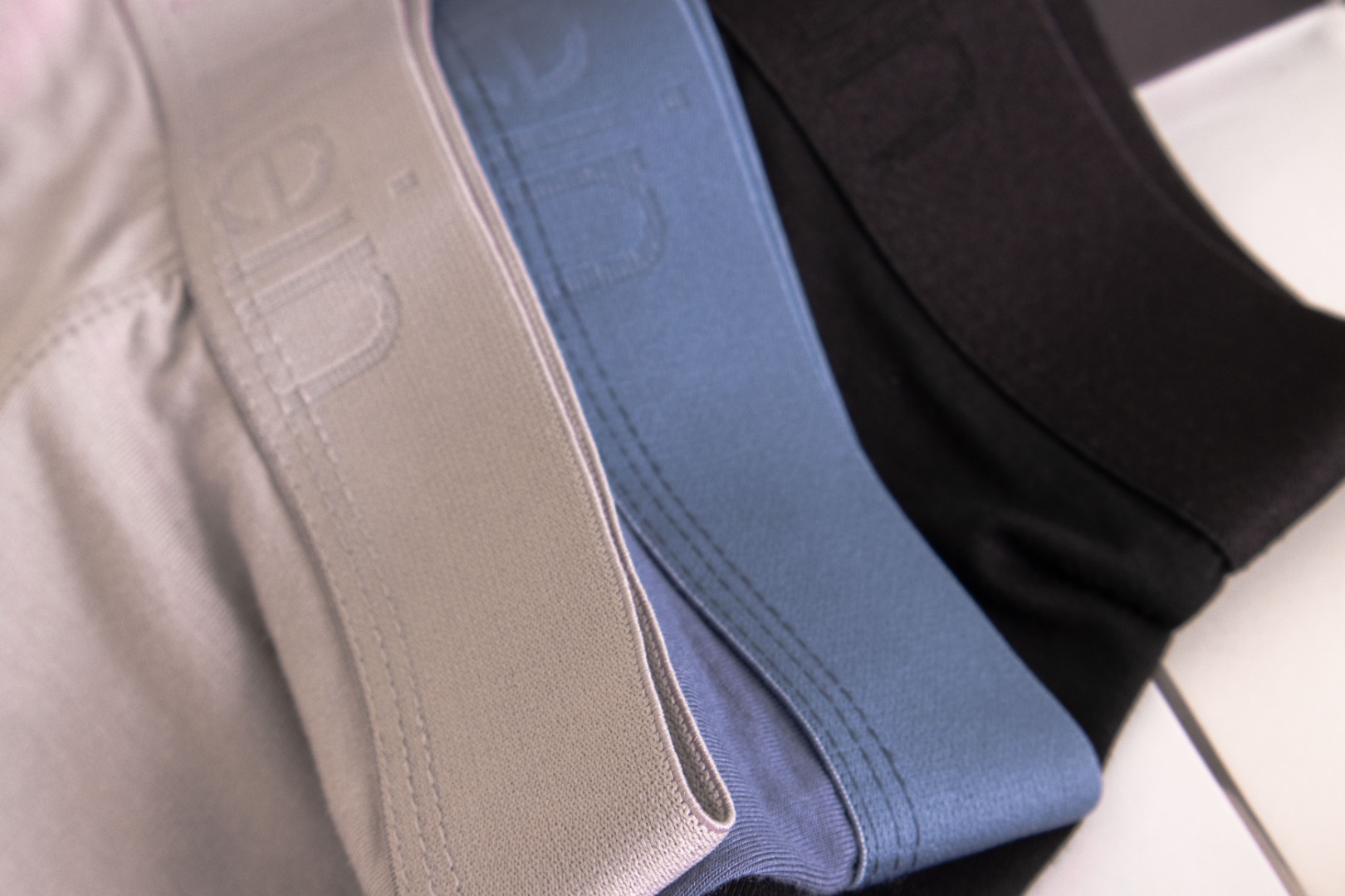 Calvinklein 男士经典内裤舒适第一，男士内裤三条装莫代尔面料，贴身舒适每一天都要舒适自在！点击