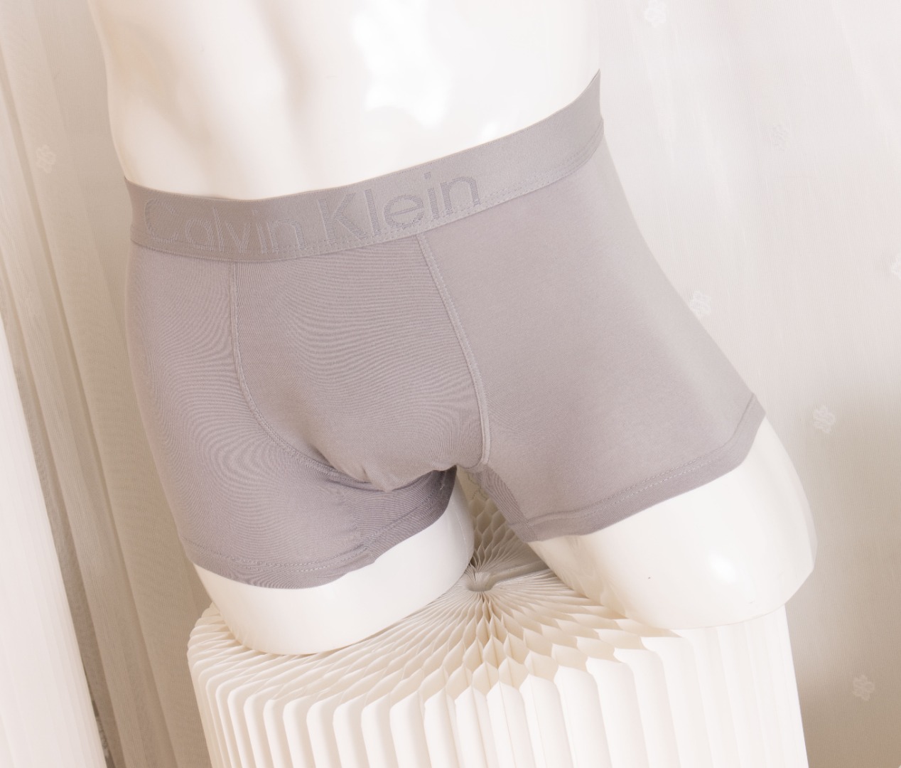 CK 男士内裤三条装 冬日来袭，保暖从贴身开始！莫代尔面料，温暖呵护你的每一寸肌肤。选择品质，享受冬日的